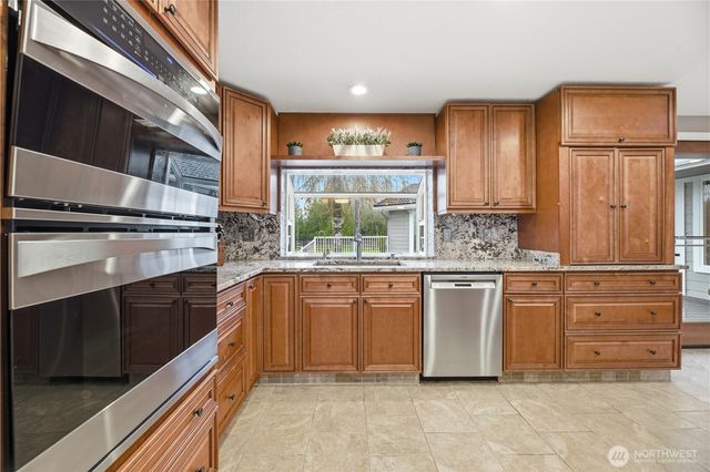 27420 SE 392nd Street, Enumclaw, WA 98022