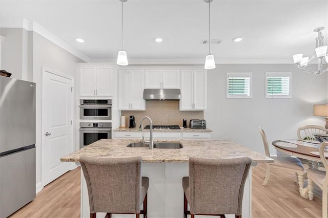 427 BLUFFS VIEW Lane, Canton, GA 30114