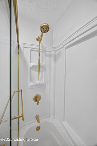 4915 Greenwood Rd, Louisville, KY 40258