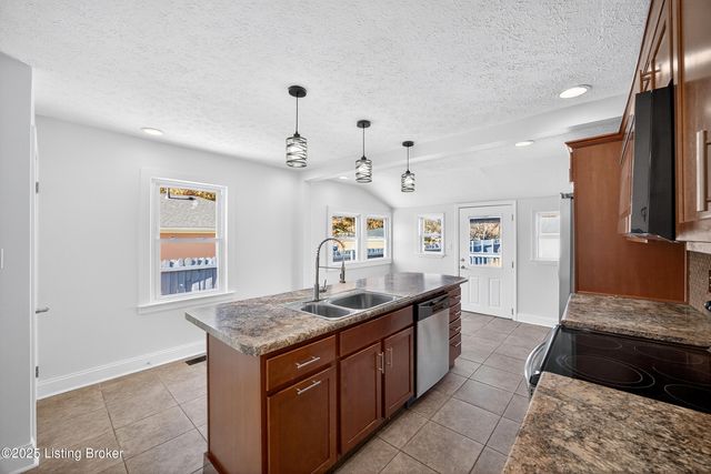 4915 Greenwood Rd, Louisville, KY 40258