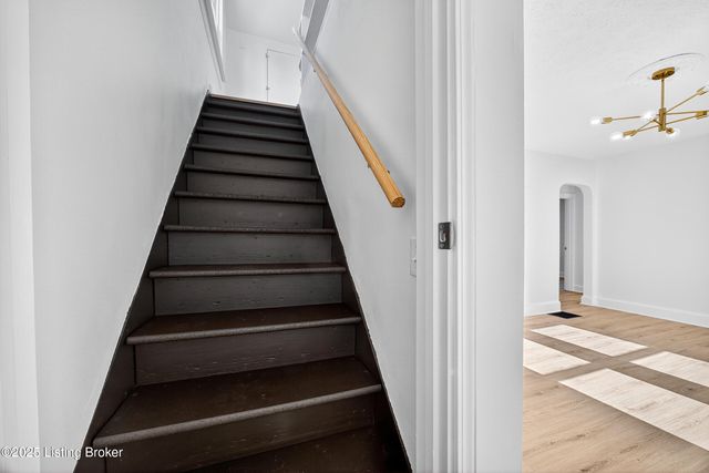 4915 Greenwood Rd, Louisville, KY 40258