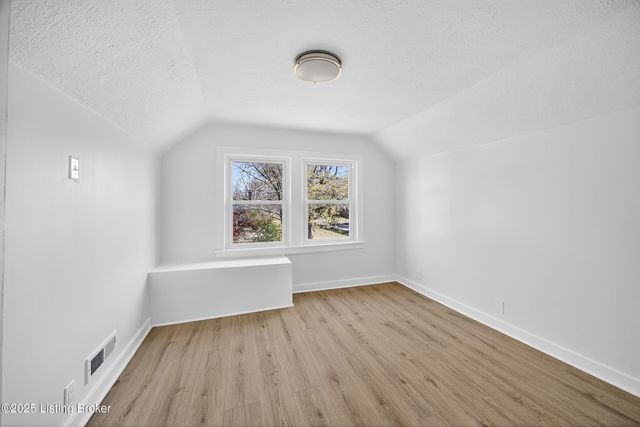 4915 Greenwood Rd, Louisville, KY 40258