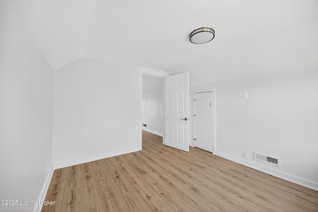 4915 Greenwood Rd, Louisville, KY 40258