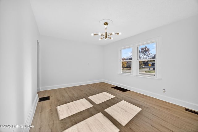 4915 Greenwood Rd, Louisville, KY 40258