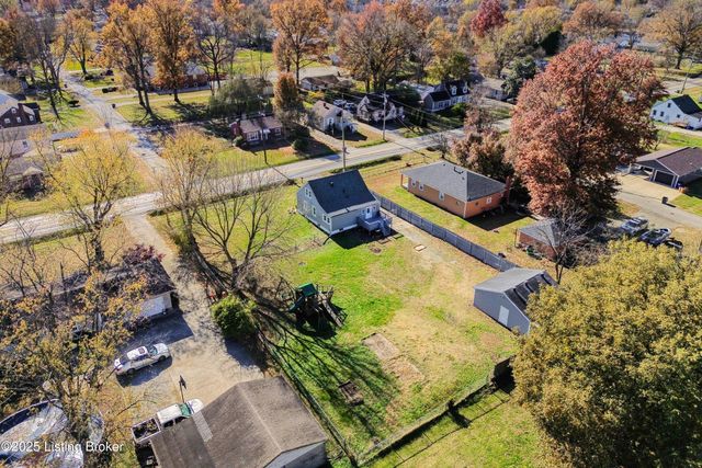 4915 Greenwood Rd, Louisville, KY 40258