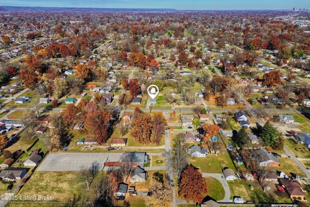 4915 Greenwood Rd, Louisville, KY 40258