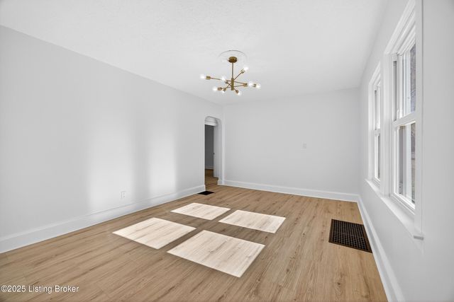 4915 Greenwood Rd, Louisville, KY 40258