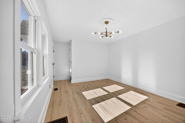 4915 Greenwood Rd, Louisville, KY 40258