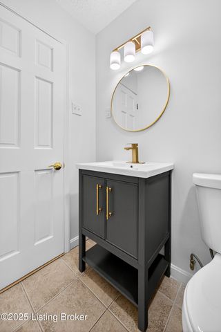 4915 Greenwood Rd, Louisville, KY 40258