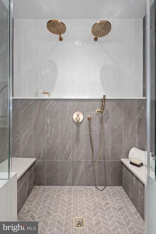 1565 FOREST VILLA LN, Mclean, VA 22101