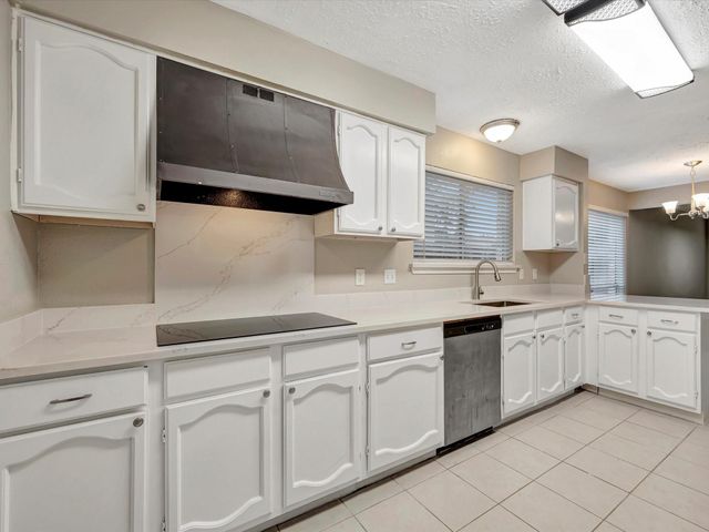 2312 Meade Court, League City, TX 77573