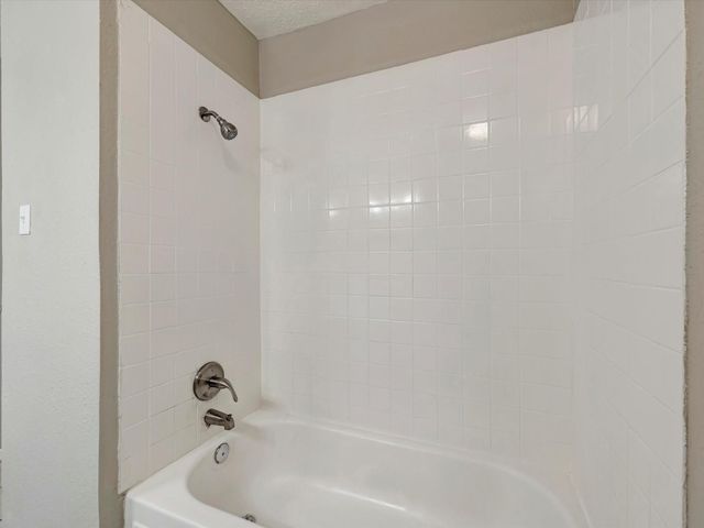 2312 Meade Court, League City, TX 77573