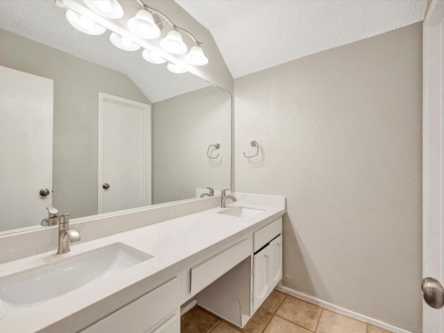 2312 Meade Court, League City, TX 77573