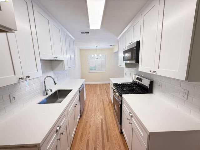 8096 Juniper Ave, Newark, CA 94560