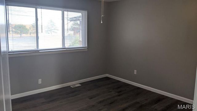 9421 Stansberry Avenue, St Louis, MO 63134