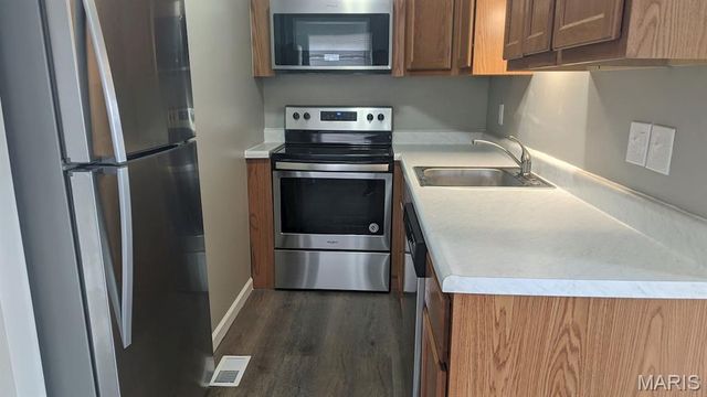 9421 Stansberry Avenue, St Louis, MO 63134