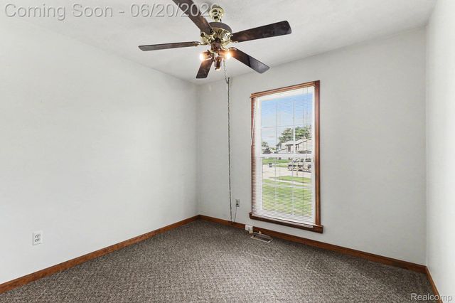 19055 Hyde Park Drive, Woodhaven, MI 48183