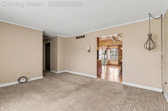 19055 Hyde Park Drive, Woodhaven, MI 48183