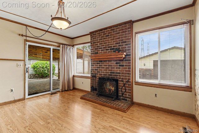 19055 Hyde Park Drive, Woodhaven, MI 48183