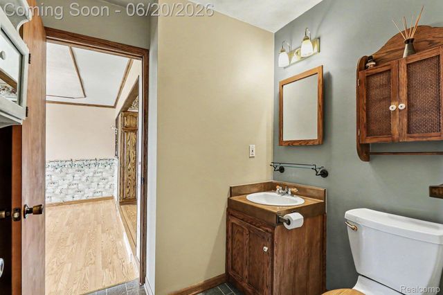 19055 Hyde Park Drive, Woodhaven, MI 48183