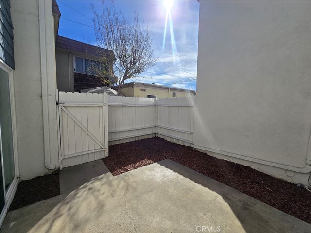 4862 Kona Drive C, Huntington Beach, CA 92649