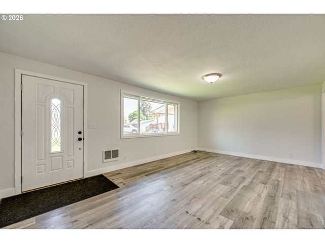 15015 Ne 74TH St, Vancouver, WA 98682