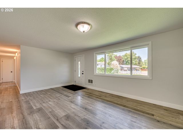 15015 Ne 74TH St, Vancouver, WA 98682