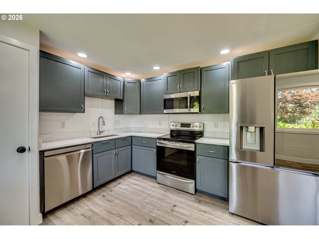 15015 Ne 74TH St, Vancouver, WA 98682