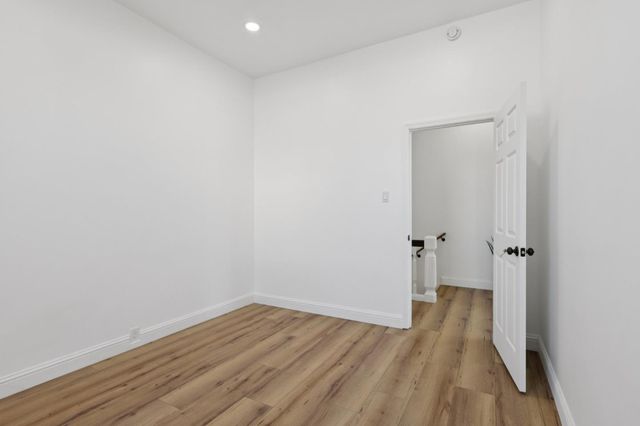 527 Faxon Avenue, San Francisco, CA 94112