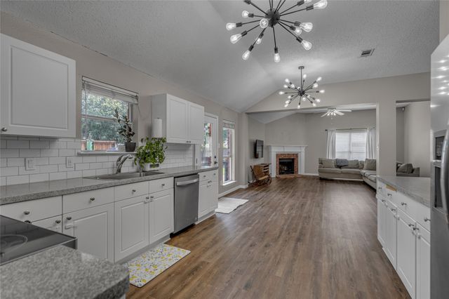 138 Cottonwood Lane, Little Elm, TX 75068