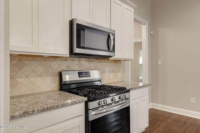 902 Deer Meadow Boulevard, Broussard, LA 70518