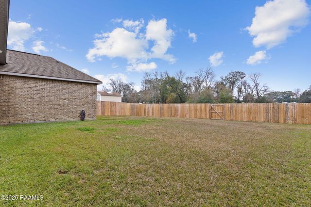 902 Deer Meadow Boulevard, Broussard, LA 70518