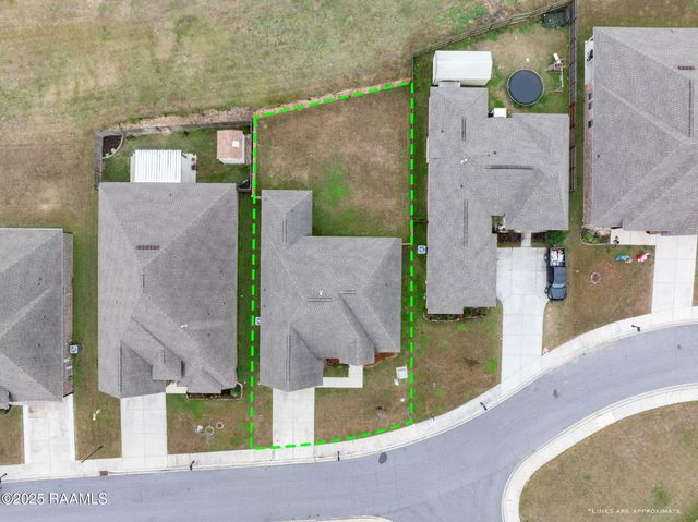 902 Deer Meadow Boulevard, Broussard, LA 70518