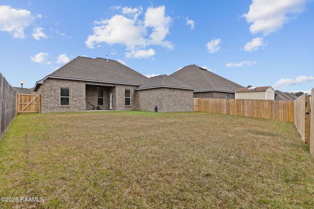 902 Deer Meadow Boulevard, Broussard, LA 70518