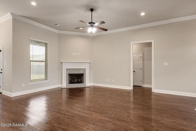 902 Deer Meadow Boulevard, Broussard, LA 70518