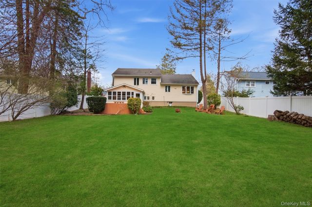 24 Aldrich Street, Huntington Station, NY 11746