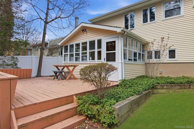 24 Aldrich Street, Huntington Station, NY 11746