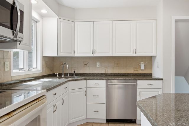 24 Aldrich Street, Huntington Station, NY 11746