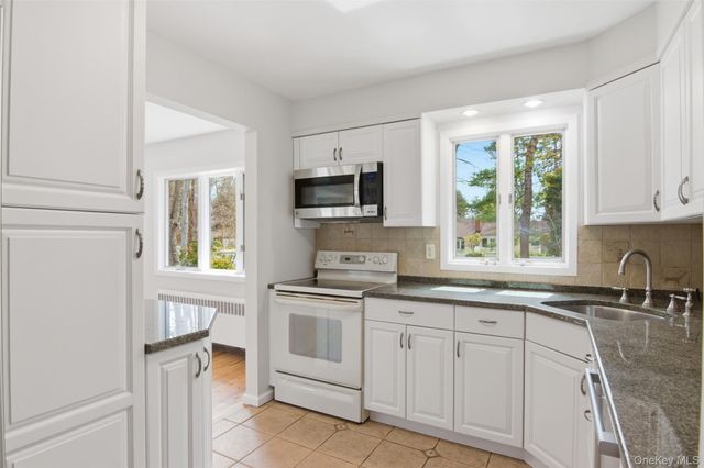 24 Aldrich Street, Huntington Station, NY 11746