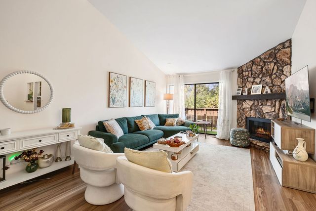 2249 N Enlund Drive 4, Palatine, IL 60074