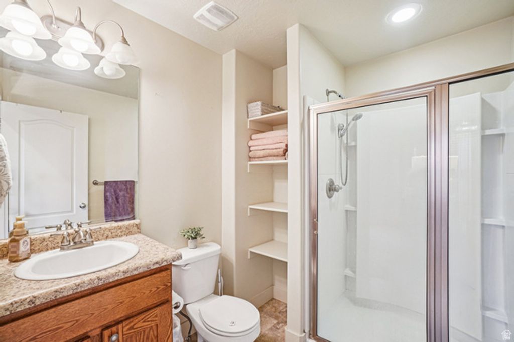 Image 16 of property listing at 10693 S TOPVIEW RD, South Jordan, UT 84095