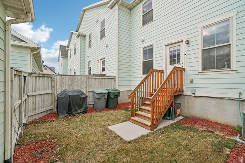 Image 24 of property listing at 10693 S TOPVIEW RD, South Jordan, UT 84095