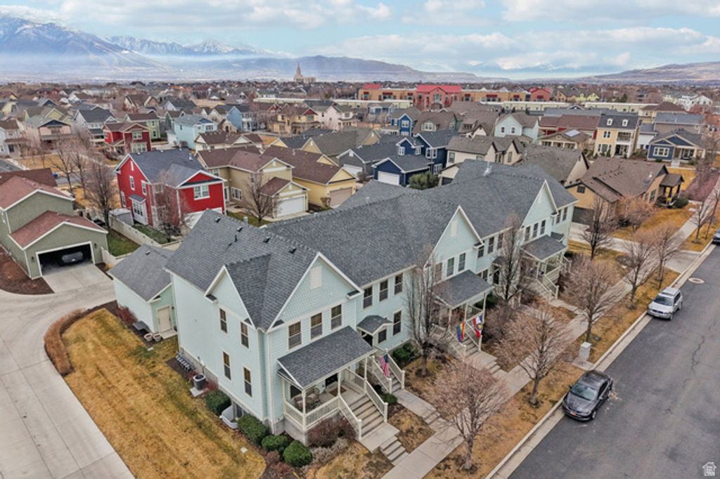 Image 28 of property listing at 10693 S TOPVIEW RD, South Jordan, UT 84095