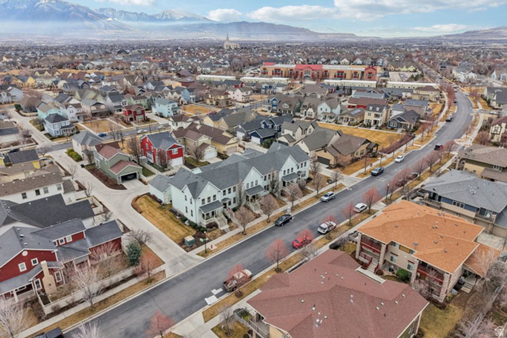 Image 29 of property listing at 10693 S TOPVIEW RD, South Jordan, UT 84095