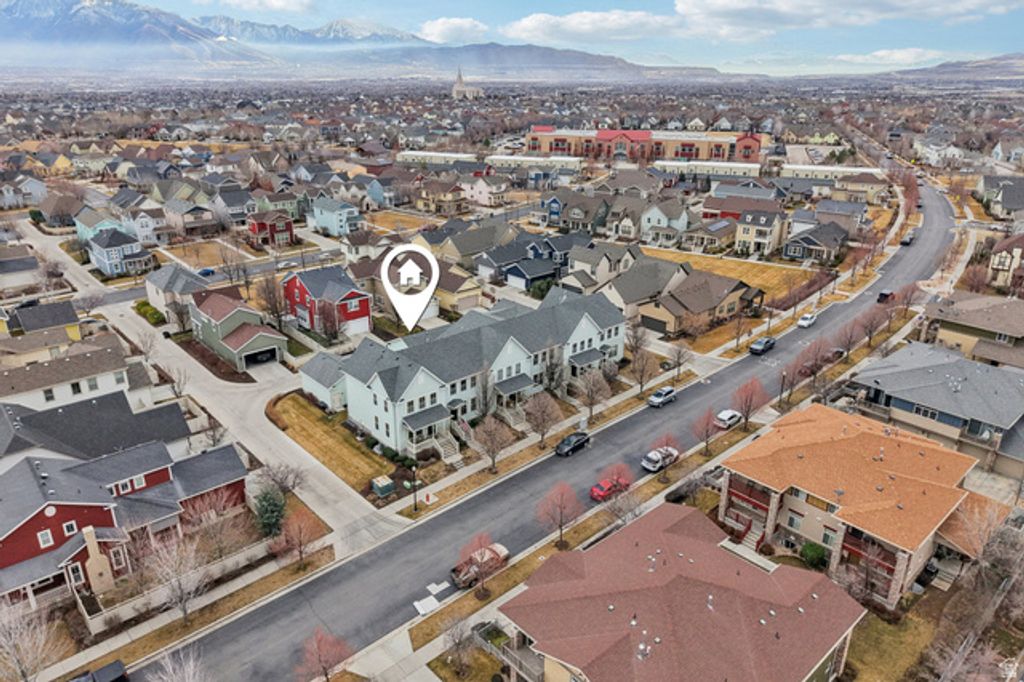 Image 30 of property listing at 10693 S TOPVIEW RD, South Jordan, UT 84095
