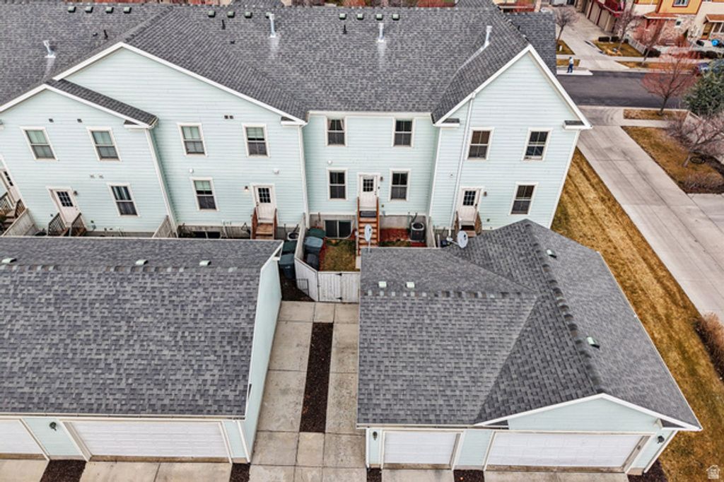 Image 36 of property listing at 10693 S TOPVIEW RD, South Jordan, UT 84095