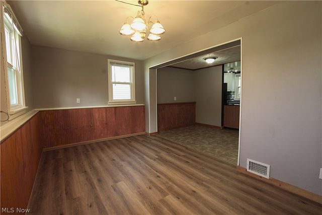 34 Kenmore Avenue, Barberton, OH 44203