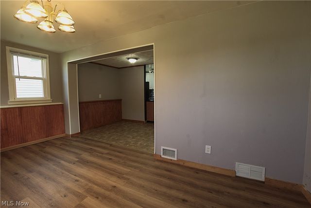 34 Kenmore Avenue, Barberton, OH 44203