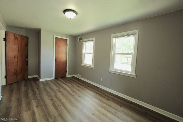 34 Kenmore Avenue, Barberton, OH 44203