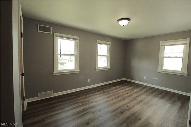 34 Kenmore Avenue, Barberton, OH 44203